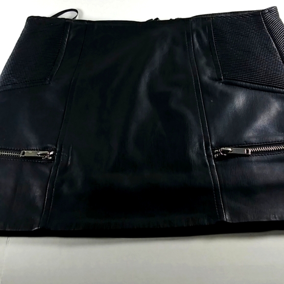 Forever 21 Faux Leather Skirt. - Picture 1 of 5